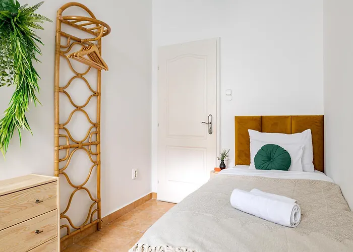Jungle Aesthetics Downtown Apartman Aircon And Garage Parking Budapest